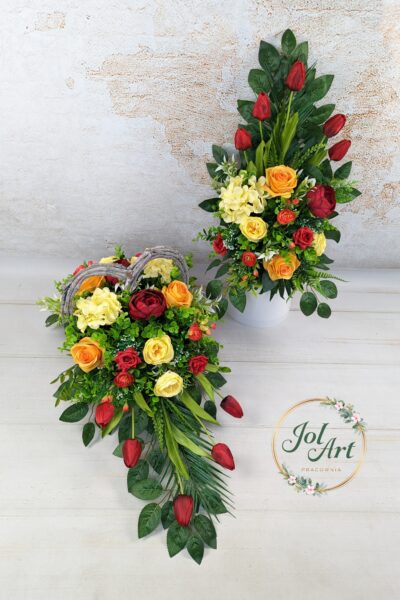 KOMPLET: KOMPOZYCJA W KOSZU SERCE NA PŁYTĘ Z BUKIETEM DO WAZONU NA CMENTARZ Z TULIPANAMI